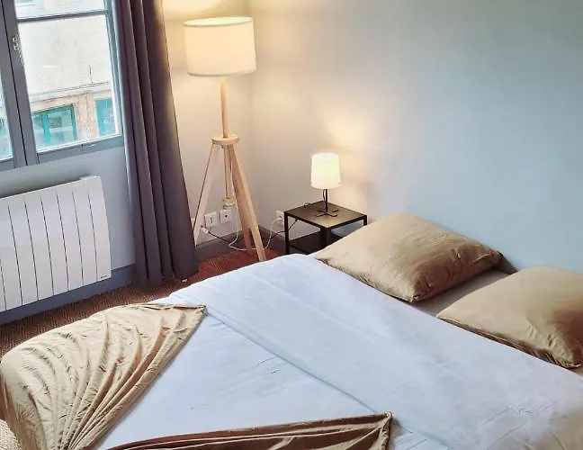 Le Cyrano - * Versalles